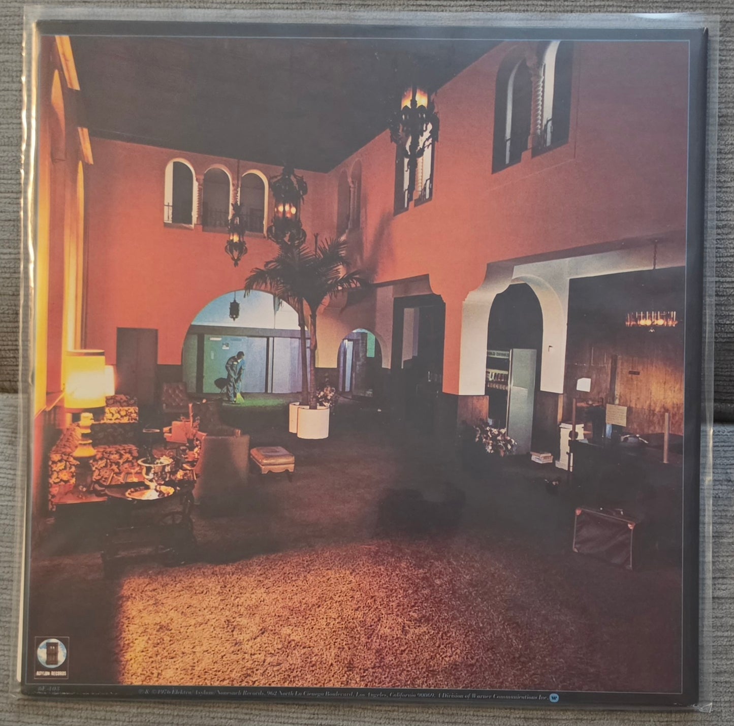 Eagles – Hotel California (used)(1st 1976 Promo Pressing)