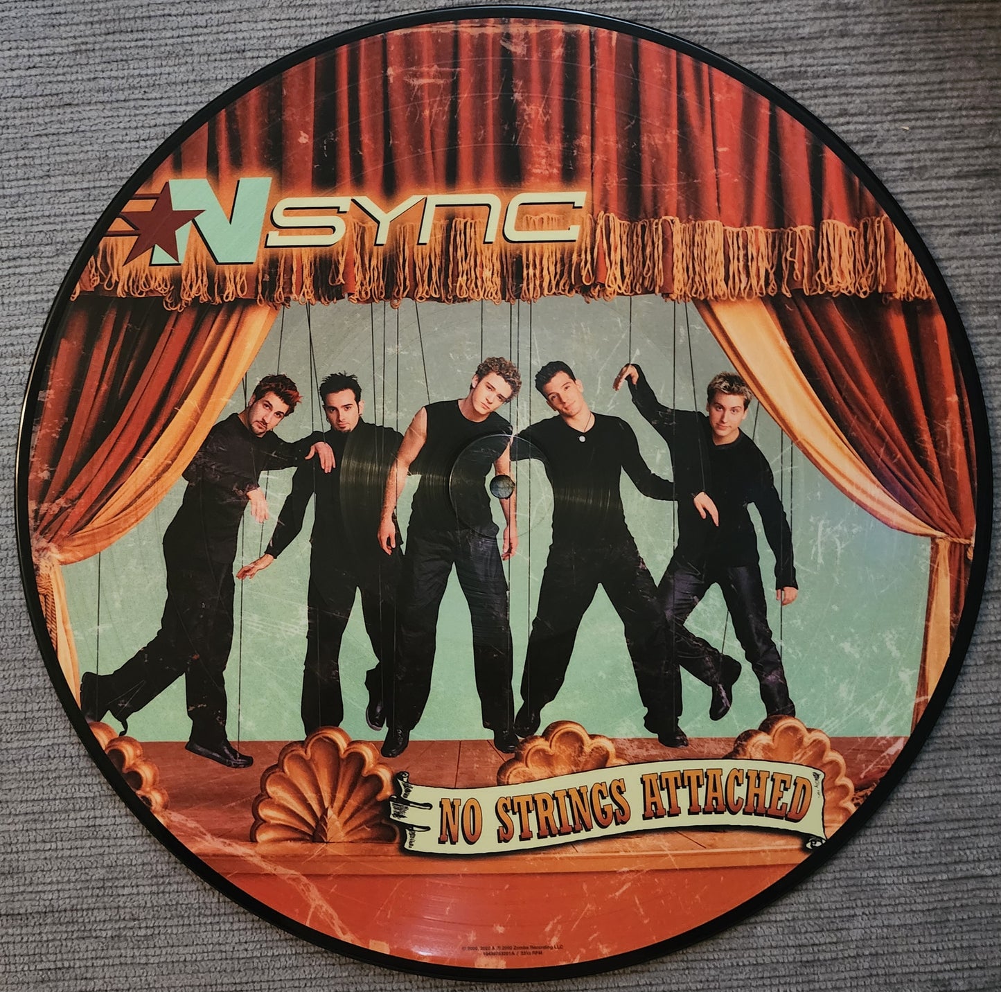 *NSYNC – No Strings Attached (used)(2019 Pressing)